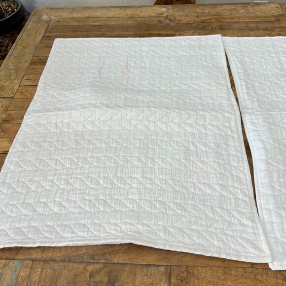 West Elm Standard Pillow Shams Set 2 100% Organic Cotton White Fishtail Pattern - Picture 1 of 7